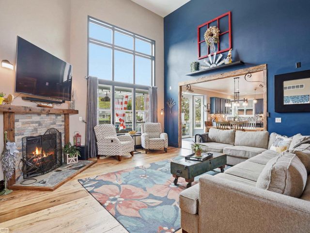 36531 N Pointe Drive, New Baltimore, MI 48047