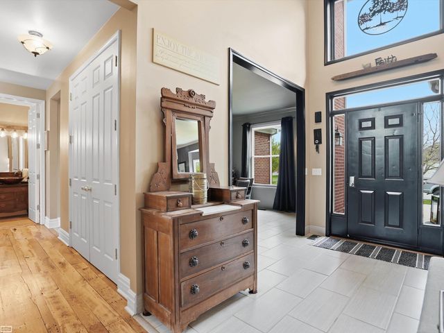 36531 N Pointe Drive, New Baltimore, MI 48047