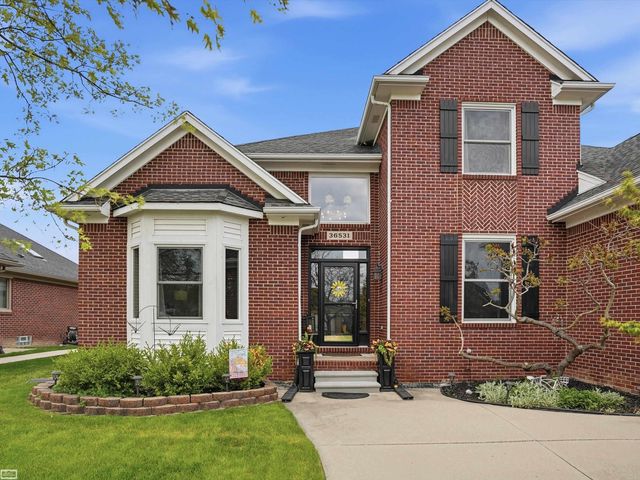 36531 N Pointe Drive, New Baltimore, MI 48047