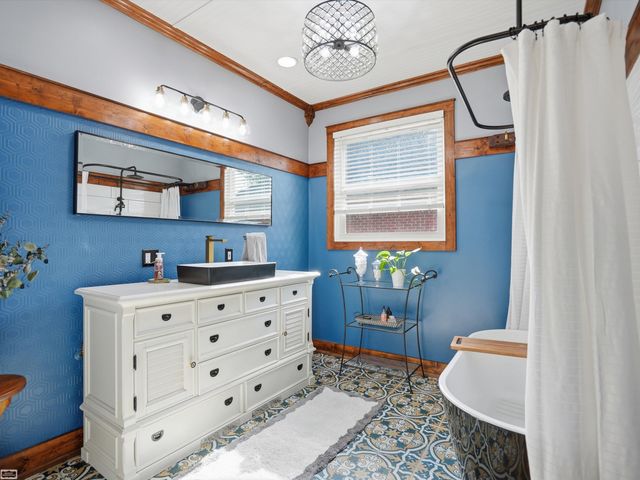 36531 N Pointe Drive, New Baltimore, MI 48047
