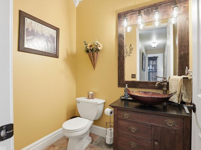 36531 N Pointe Drive, New Baltimore, MI 48047