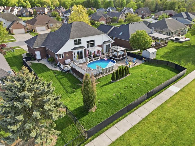 36531 N Pointe Drive, New Baltimore, MI 48047