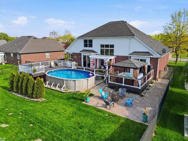 36531 N Pointe Drive, New Baltimore, MI 48047