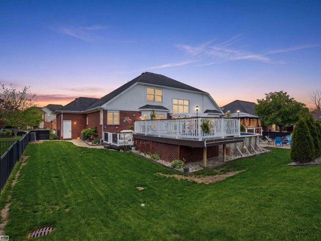 36531 N Pointe Drive, New Baltimore, MI 48047