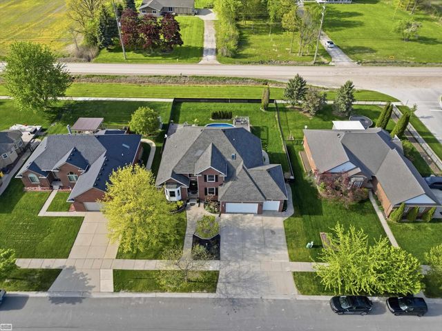 36531 N Pointe Drive, New Baltimore, MI 48047