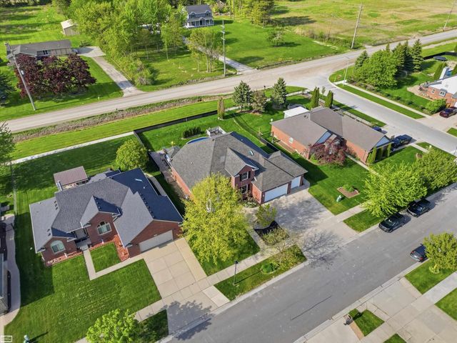 36531 N Pointe Drive, New Baltimore, MI 48047
