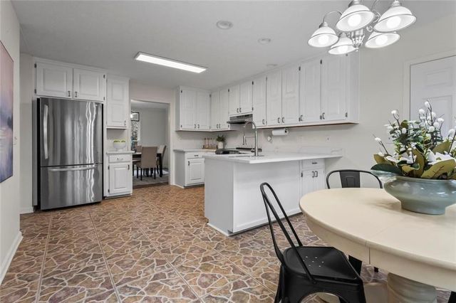 2950 Heather Stone Way, Lawrenceville, GA 30043