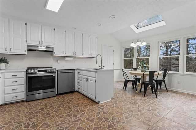 2950 Heather Stone Way, Lawrenceville, GA 30043