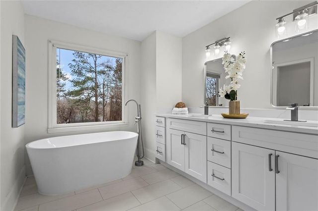 2950 Heather Stone Way, Lawrenceville, GA 30043