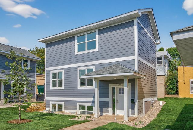 215 N Walnut Street, Chaska, MN 55318