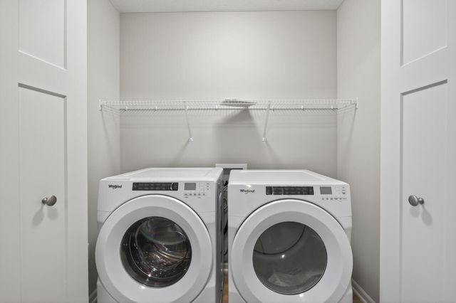 215 N Walnut Street, Chaska, MN 55318