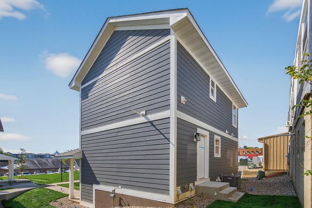 215 N Walnut Street, Chaska, MN 55318