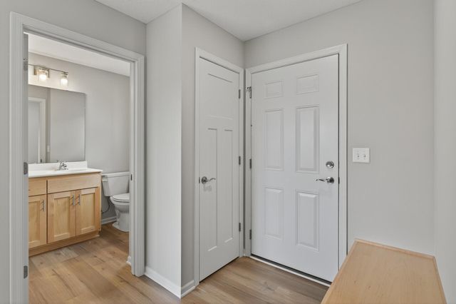 215 N Walnut Street, Chaska, MN 55318