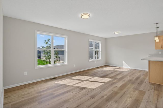 215 N Walnut Street, Chaska, MN 55318