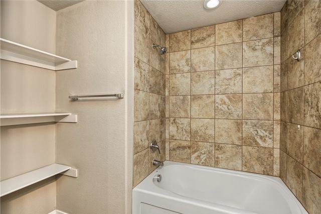 1321 S Apollo Drive, Fayetteville, AR 72701