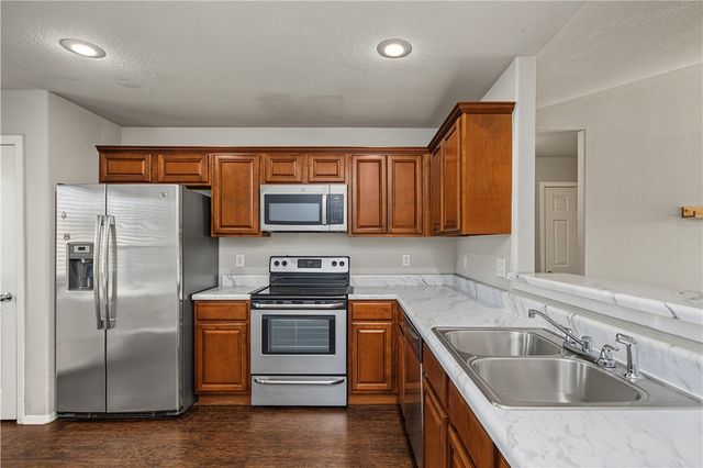 1321 S Apollo Drive, Fayetteville, AR 72701