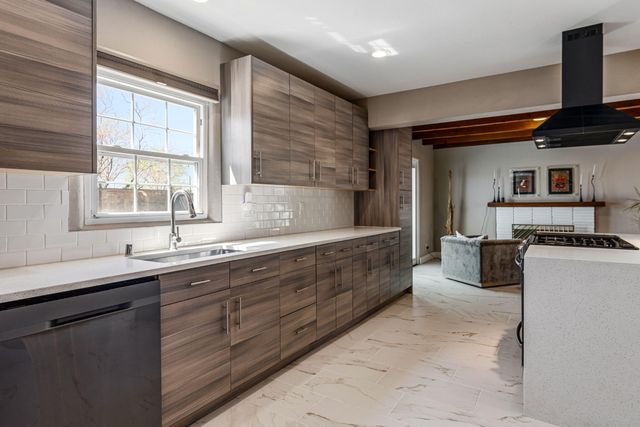 1901 Truman Street NE, Albuquerque, NM 87110