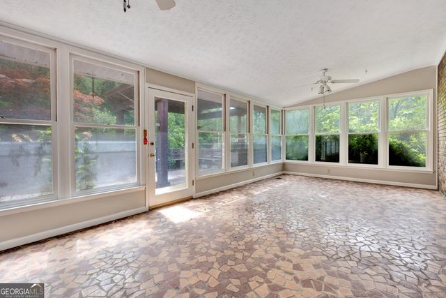 250 Country Lane Road, Fayetteville, GA 30214