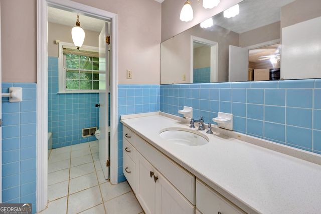 250 Country Lane Road, Fayetteville, GA 30214