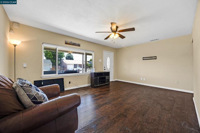 7 Lawrence Ave, Antioch, CA 94509