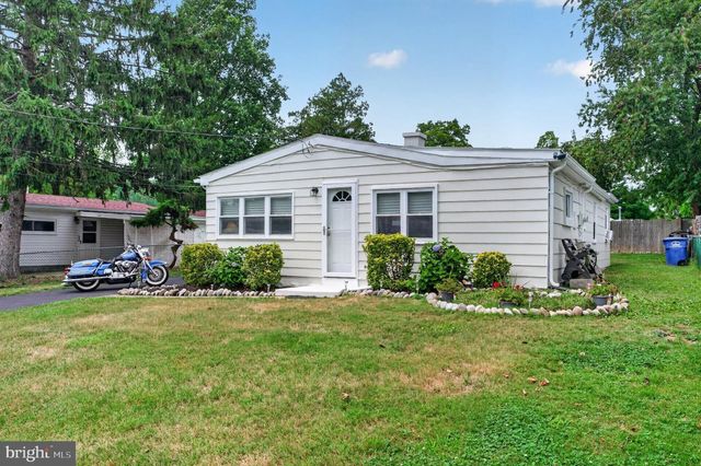 227 RUTH AVE, Maple Shade, NJ 08052