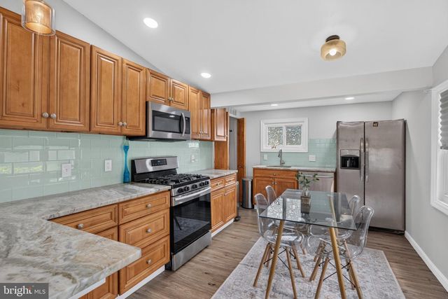 227 RUTH AVE, Maple Shade, NJ 08052