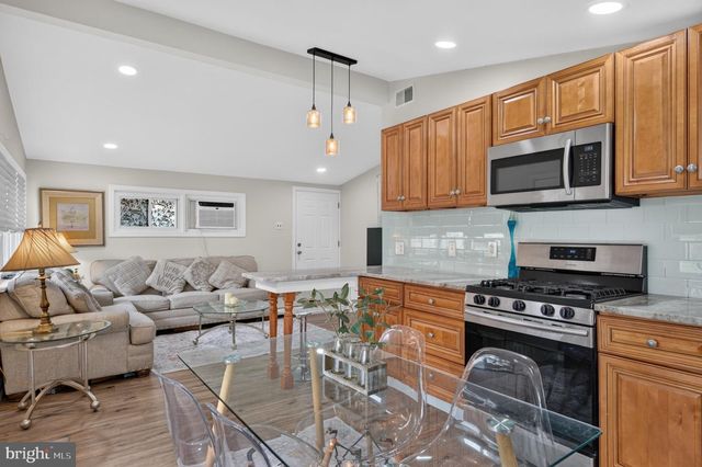 227 RUTH AVE, Maple Shade, NJ 08052
