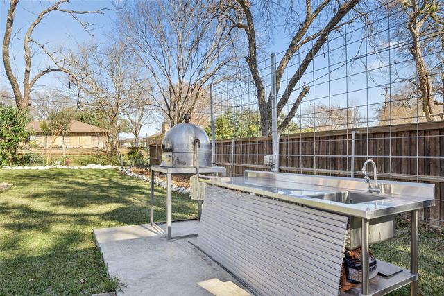 2715 Bonnywood Lane, Dallas, TX 75233