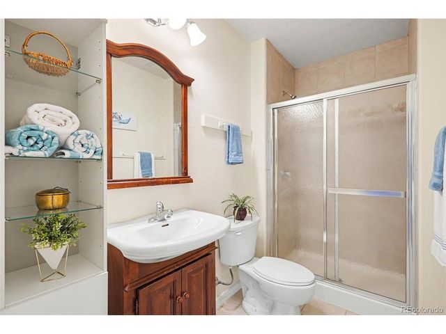 13933 E Princeton Pl B, Aurora, CO 80014