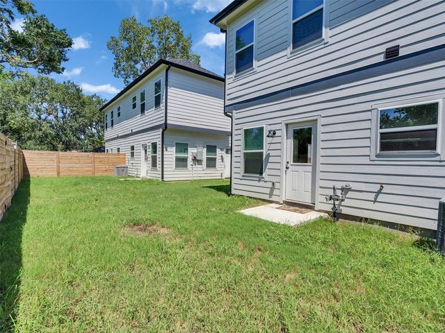 4713 Talina Way B, Houston, TX 77041