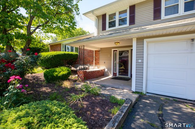 10 Eastwood Road, West Hartford, CT 06117