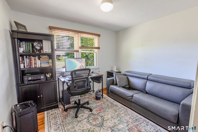 10 Eastwood Road, West Hartford, CT 06117