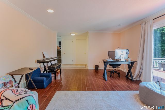 10 Eastwood Road, West Hartford, CT 06117