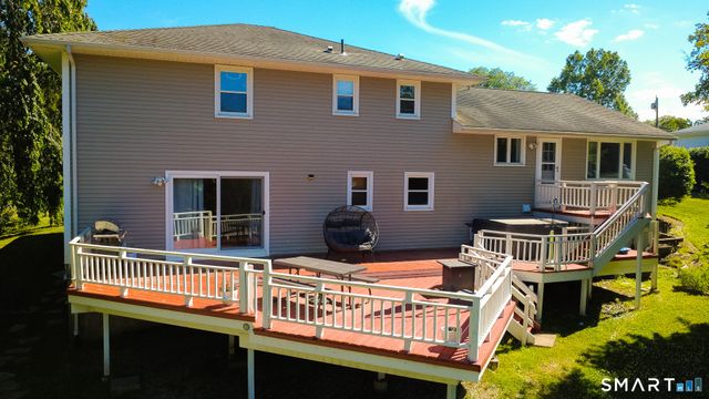 10 Eastwood Road, West Hartford, CT 06117