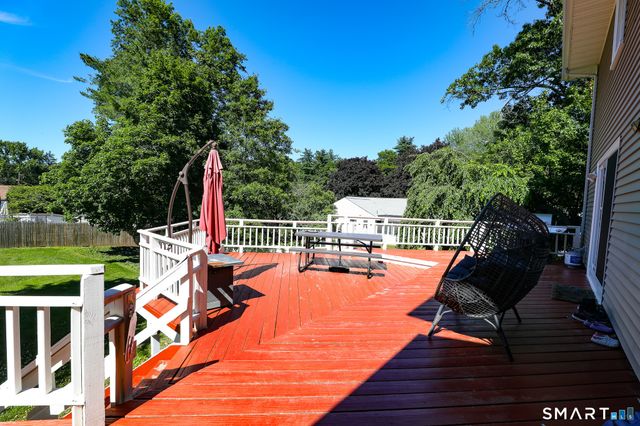 10 Eastwood Road, West Hartford, CT 06117
