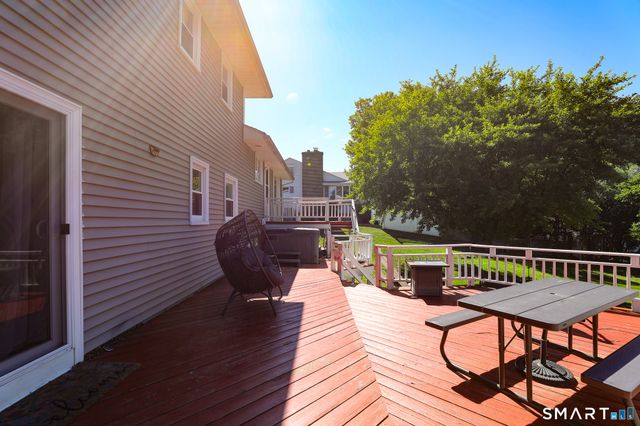 10 Eastwood Road, West Hartford, CT 06117