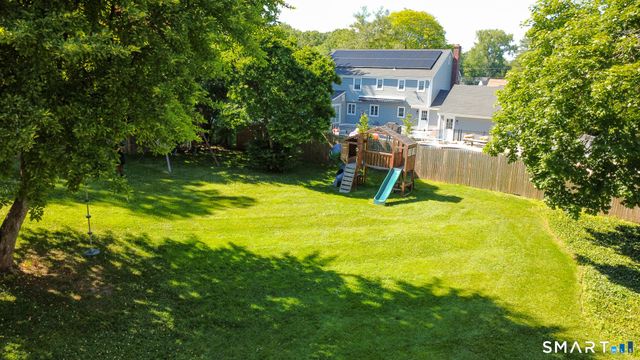 10 Eastwood Road, West Hartford, CT 06117