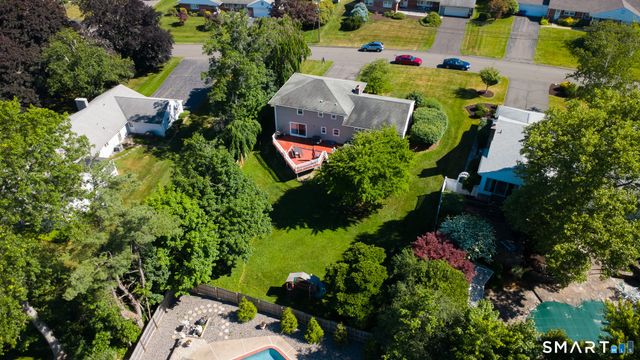 10 Eastwood Road, West Hartford, CT 06117