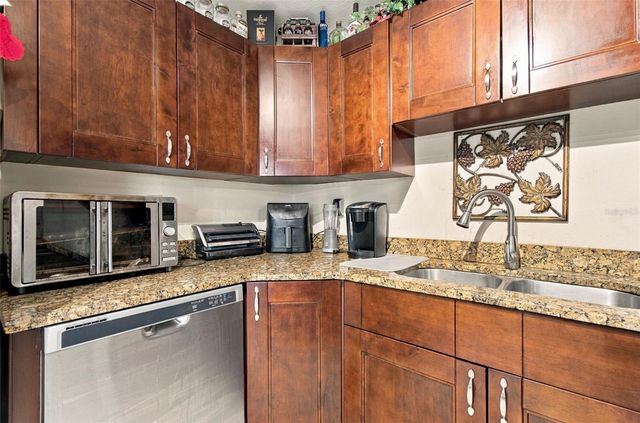 12408 N BOULEVARD, Tampa, FL 33612