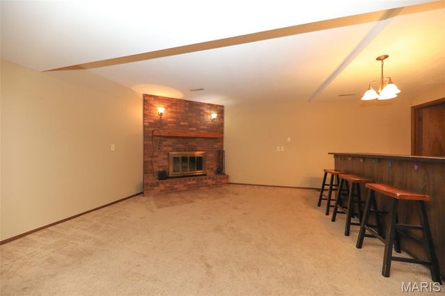 207 Stolze Drive, East Alton, IL 62024