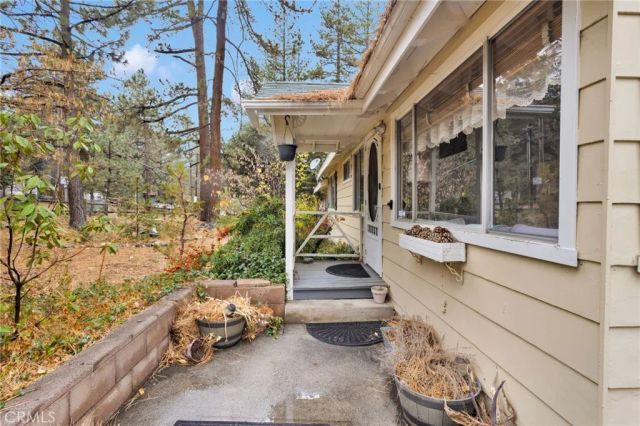 2046 Thrush, Wrightwood, CA 92397