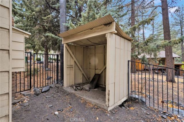 2046 Thrush, Wrightwood, CA 92397