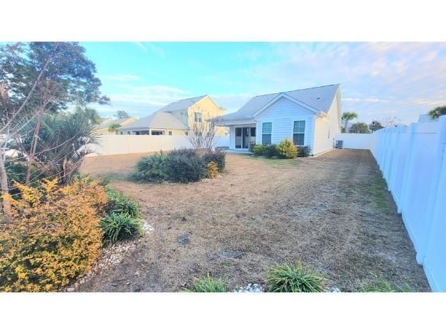 1558 Harbour Place Dr., Calabash, NC 28467