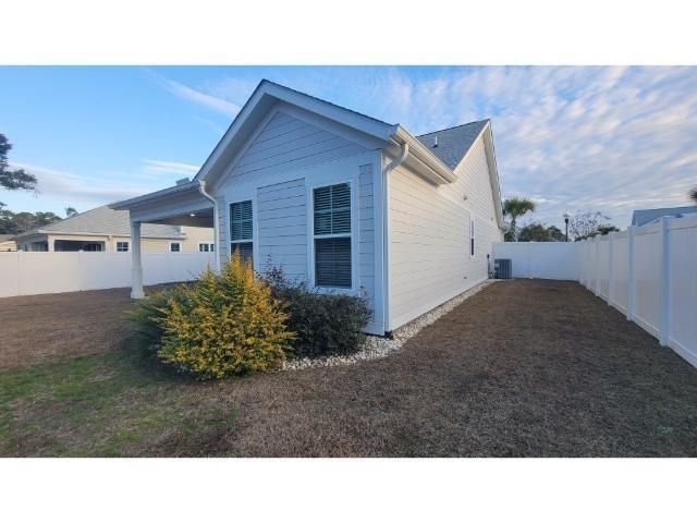 1558 Harbour Place Dr., Calabash, NC 28467