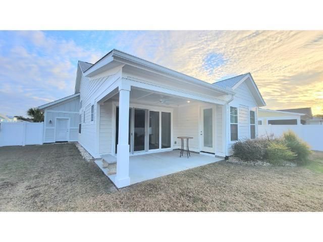 1558 Harbour Place Dr., Calabash, NC 28467