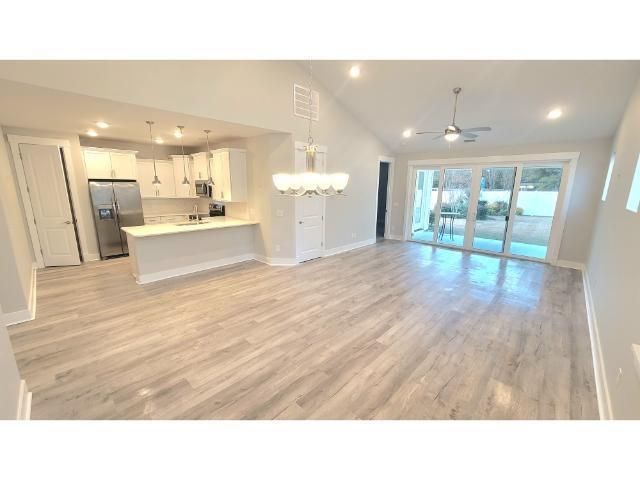 1558 Harbour Place Dr., Calabash, NC 28467