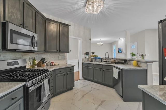 698 Deer Lake Trail, Stone Mountain, GA 30087