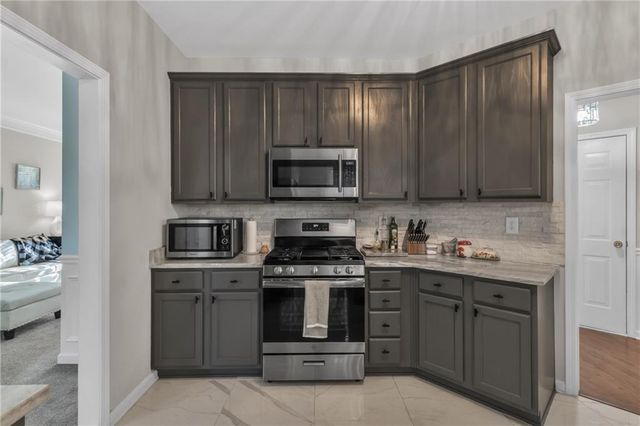 698 Deer Lake Trail, Stone Mountain, GA 30087