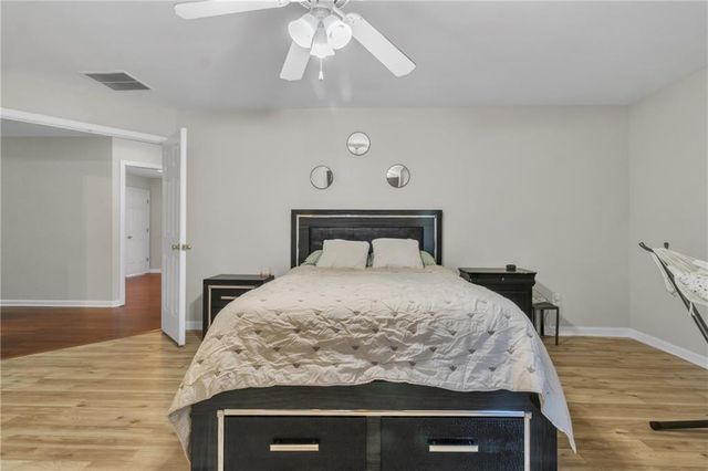 698 Deer Lake Trail, Stone Mountain, GA 30087