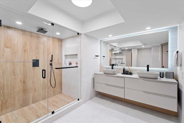 3640 Yacht Club Dr 310, Aventura, FL 33180